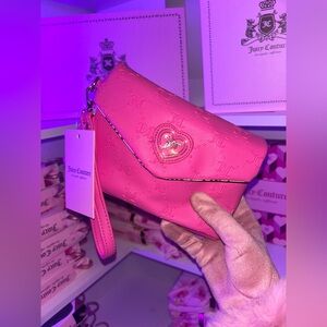NEW!! 🎀Juicy couture wristlet 🎀🪽✨
